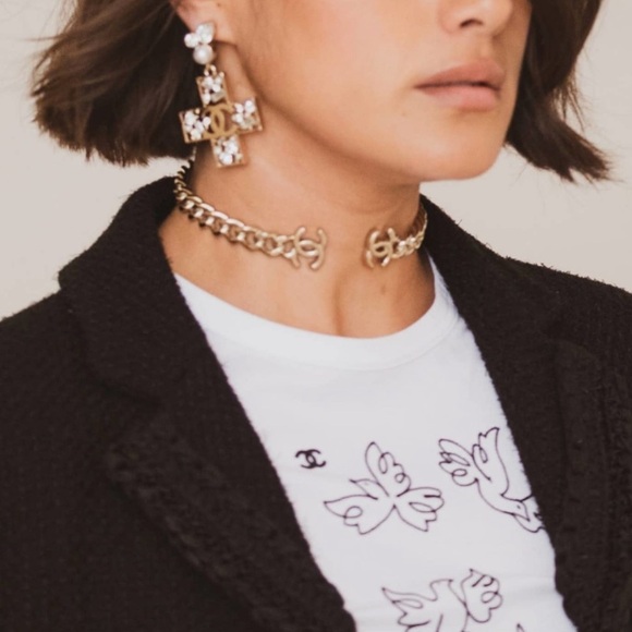 CHANEL CC GOLD CHAIN LINK CHOKER NECKLACE SIZE MEDIUM PRELOVED - Picture 3 of 9